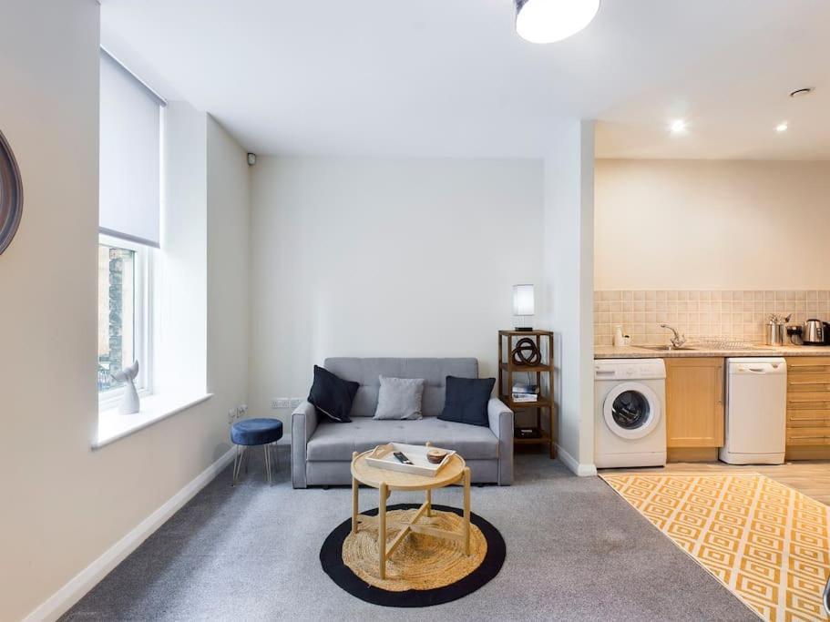 Magnificent 1bdr In Mersyside