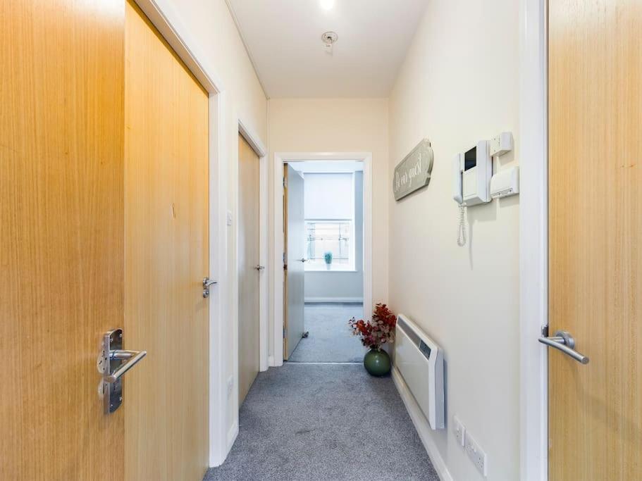 Magnificent 1bdr In Mersyside Apartment *