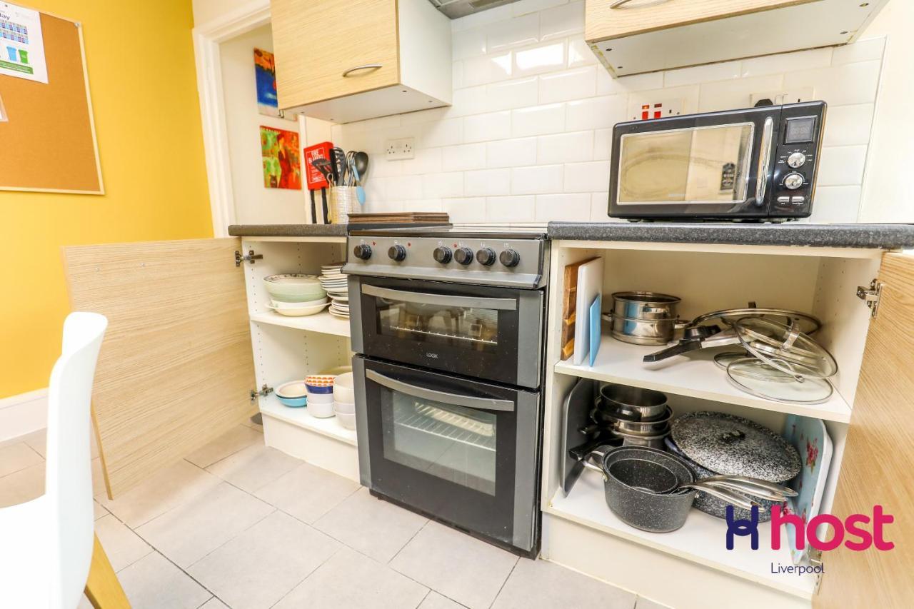 Carlton Villa: Gorgeous Detached With Parking * Liverpool