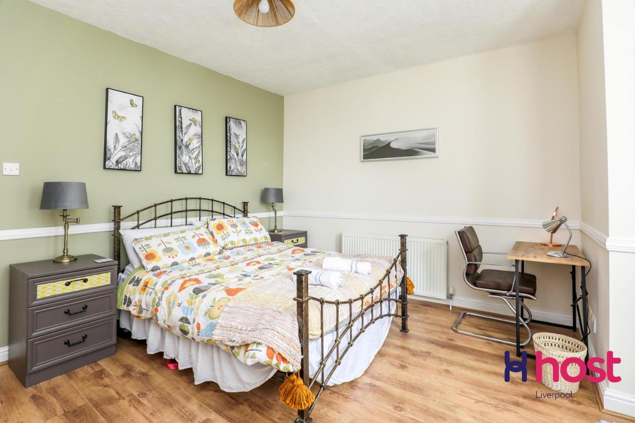 Carlton Villa: Gorgeous Detached With Parking * Liverpool