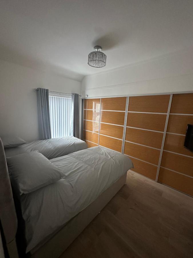 Holiday home Watford Road House *