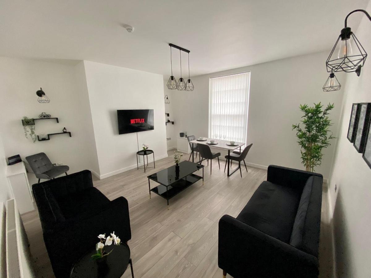 Air Host And - Georgian Quarter - Falkner Square Apartment, 2 Bedroom Sleeps 4 Apartment *