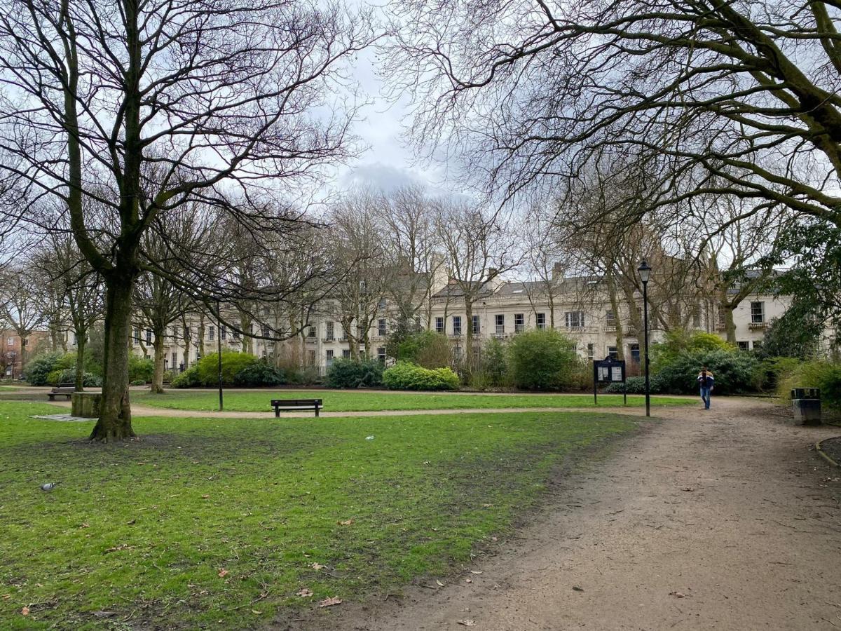 Air Host And - Georgian Quarter - Falkner Square Apartment, 2 Bedroom Sleeps 4 Apartment *