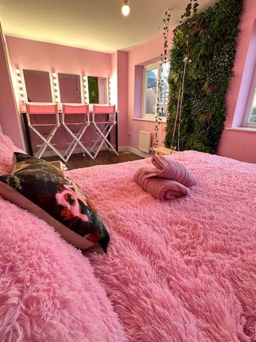 #1 Most Viral Pink House W Ball Pit *