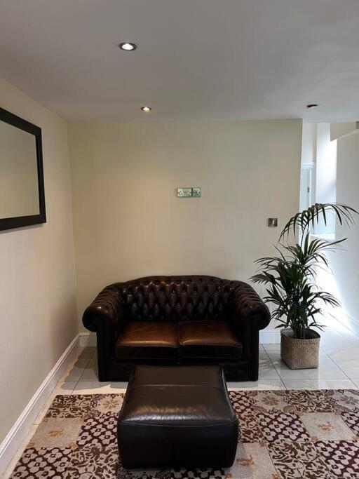 Apartment No.2 Beechcroft / Park-side / Ping Pong & Garden Liverpool