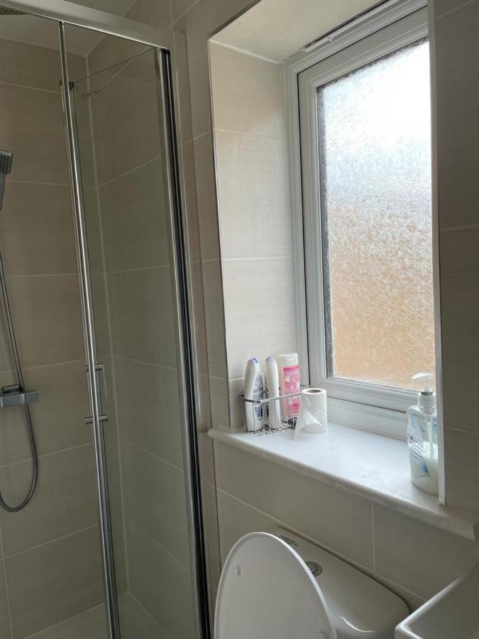 Brand New Studio With Beautiful Kitchen-close To City Centre *