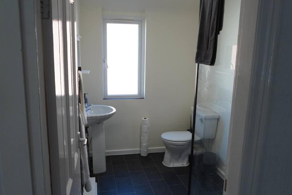 Two Spacious Bedroom Flat - Only 400 Yards From Lfc Stadium Apartment Liverpool