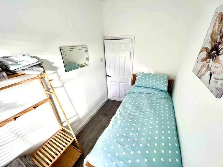 Derby Lane House Holiday home Liverpool