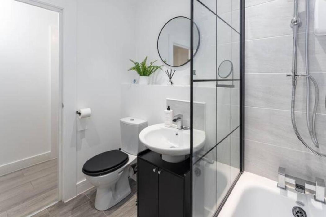 Orange Rentals- Close To Anfield- Sleeps 6 Guests- Free Parking! Apartment *