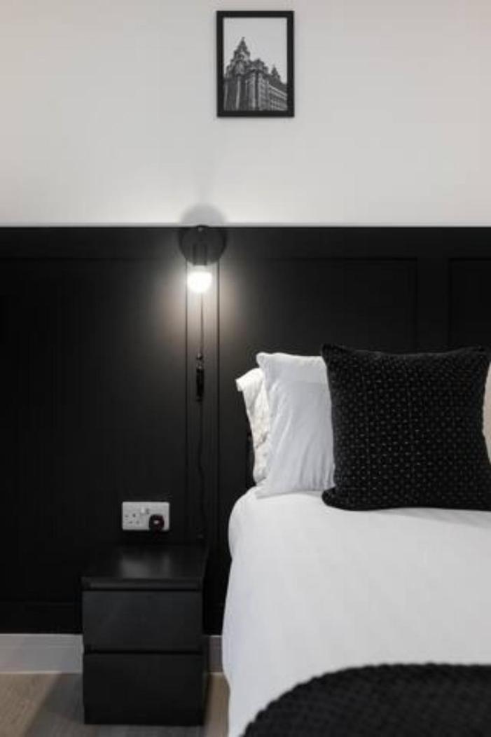 Apartment Orange Rentals- Close To Anfield- Sleeps 6 Guests- Free Parking!
