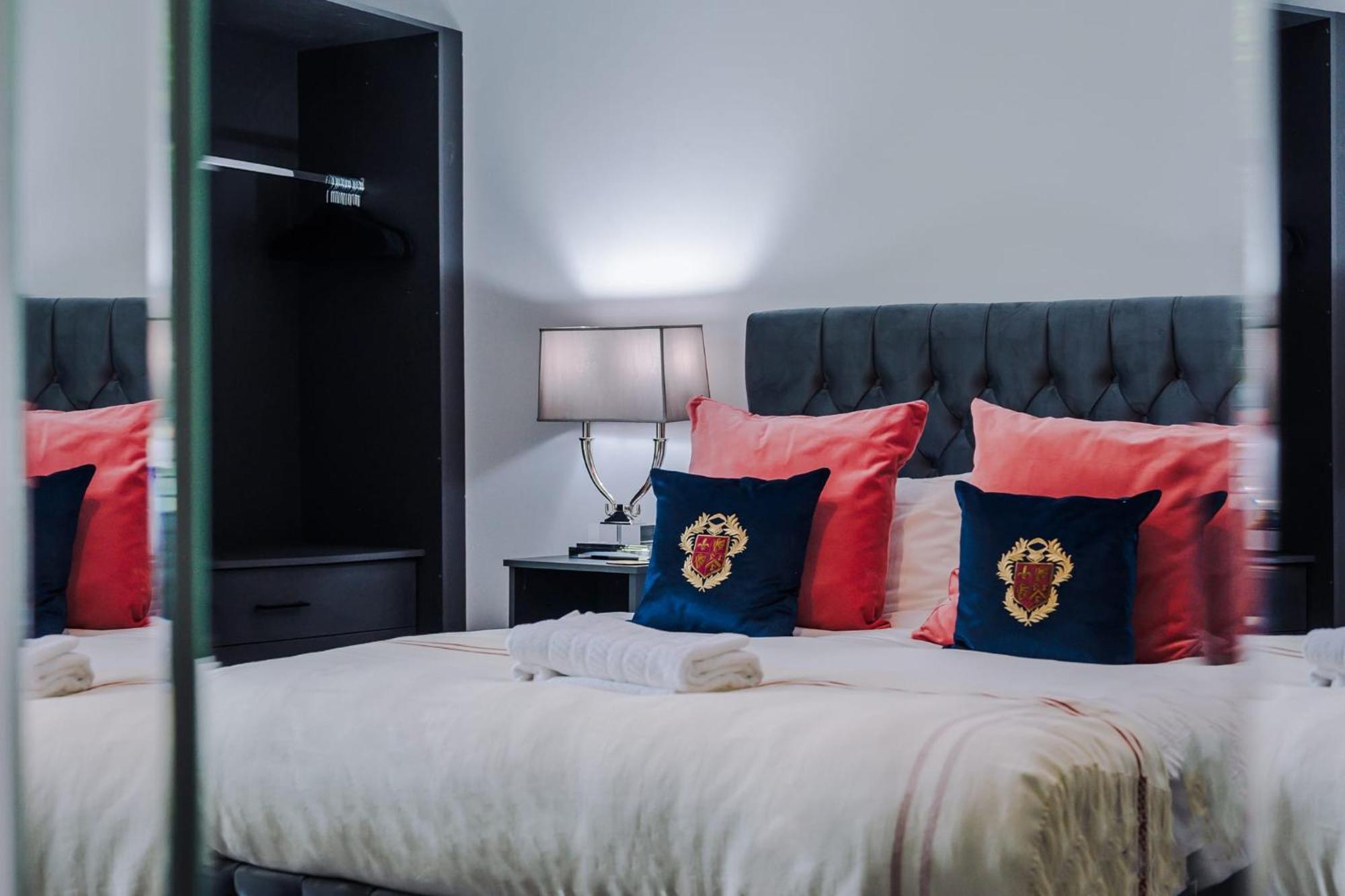 Apartment Host & - Princes Park Abode *
