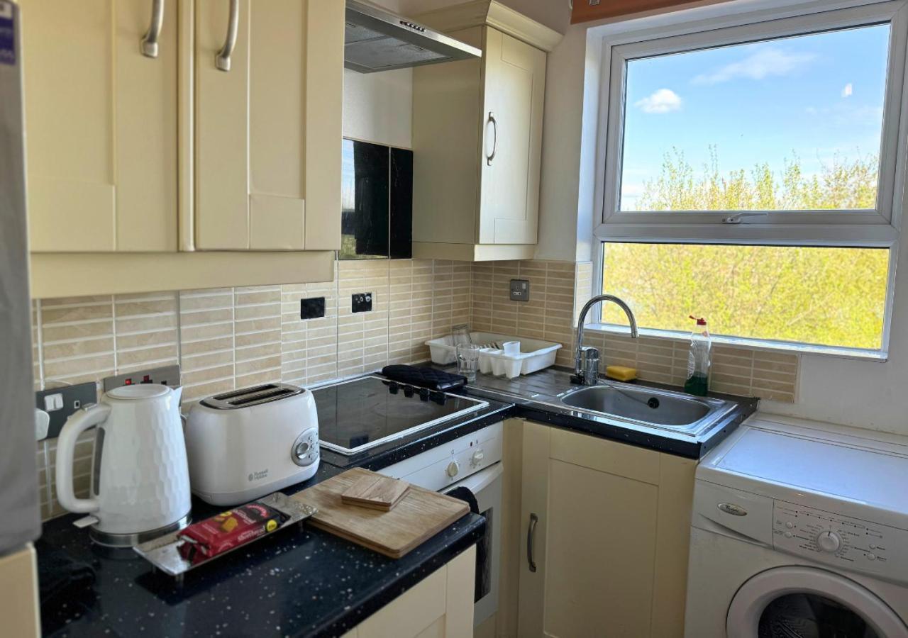 Apartment Relaxing Getaway For Families With Free Parking *