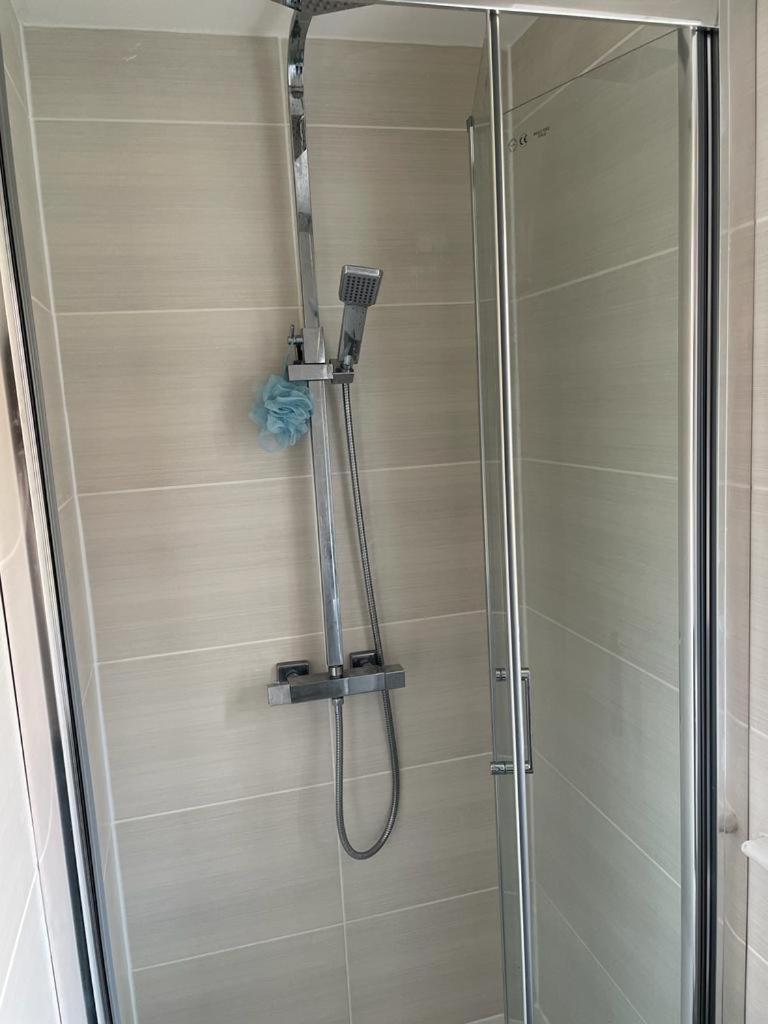 Apartment Brand New Studio With Beautiful Kitchen-close To City Centre