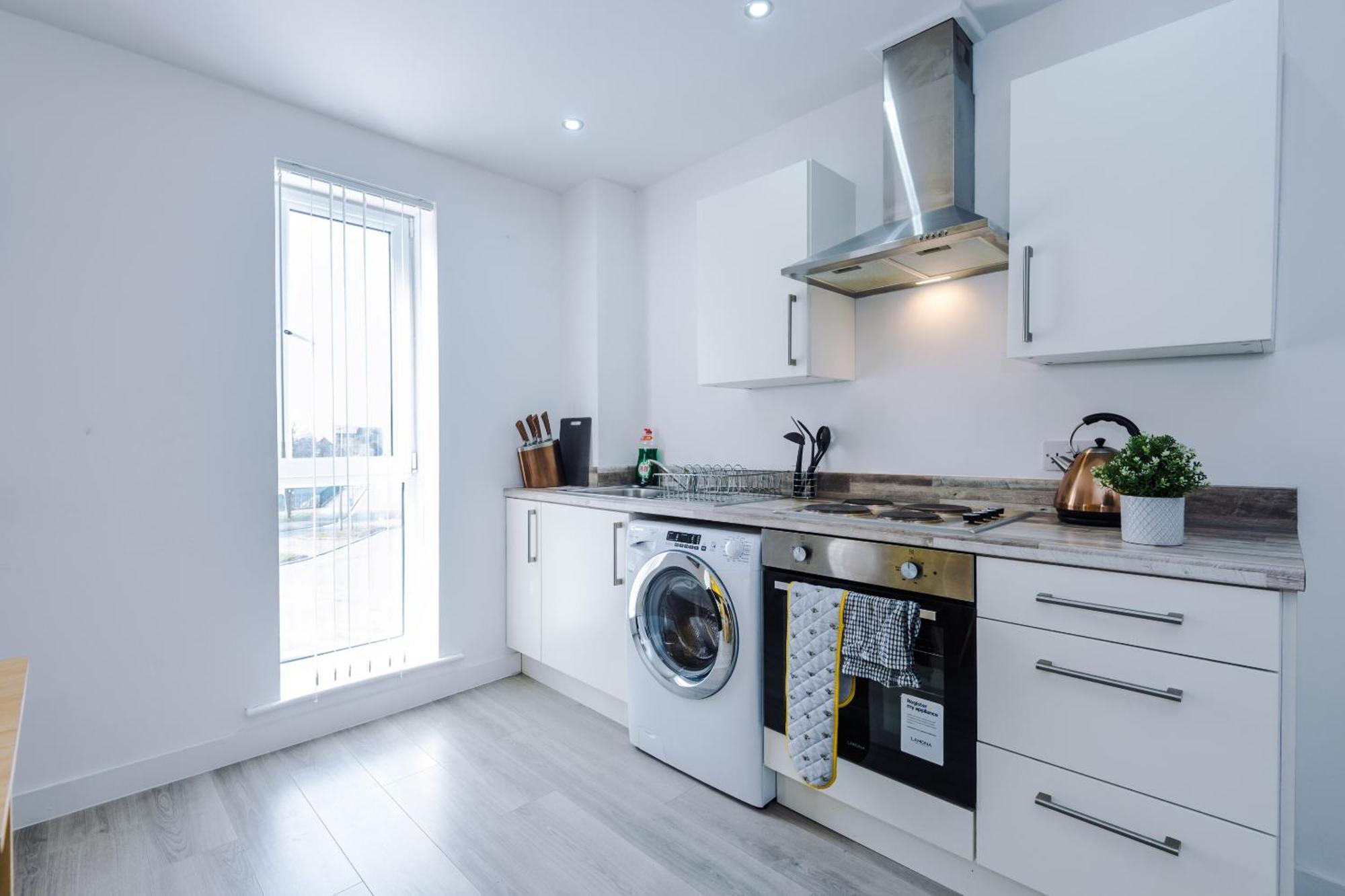 Opp - Perfect For Contractors And Travellers, Big Savings Booking 4 Nights Or More! * Liverpool