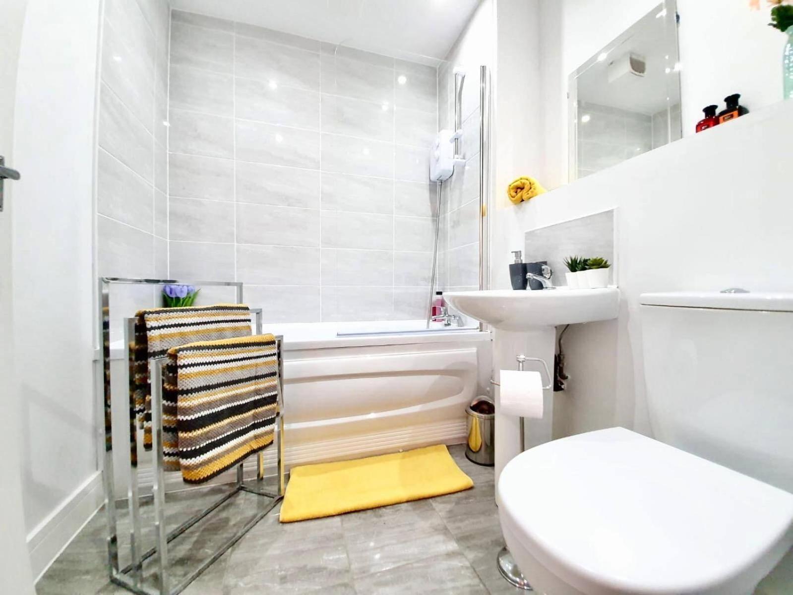 Opp - Perfect For Contractors And Travellers, Big Savings Booking 4 Nights Or More! Apartment Liverpool