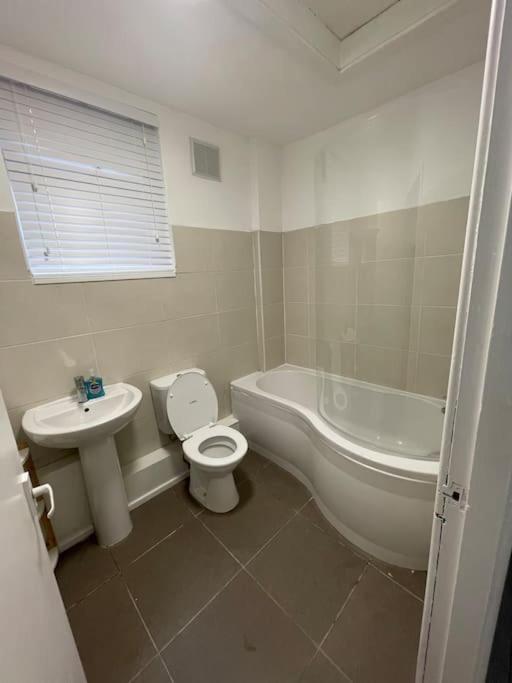 Group Apartment *