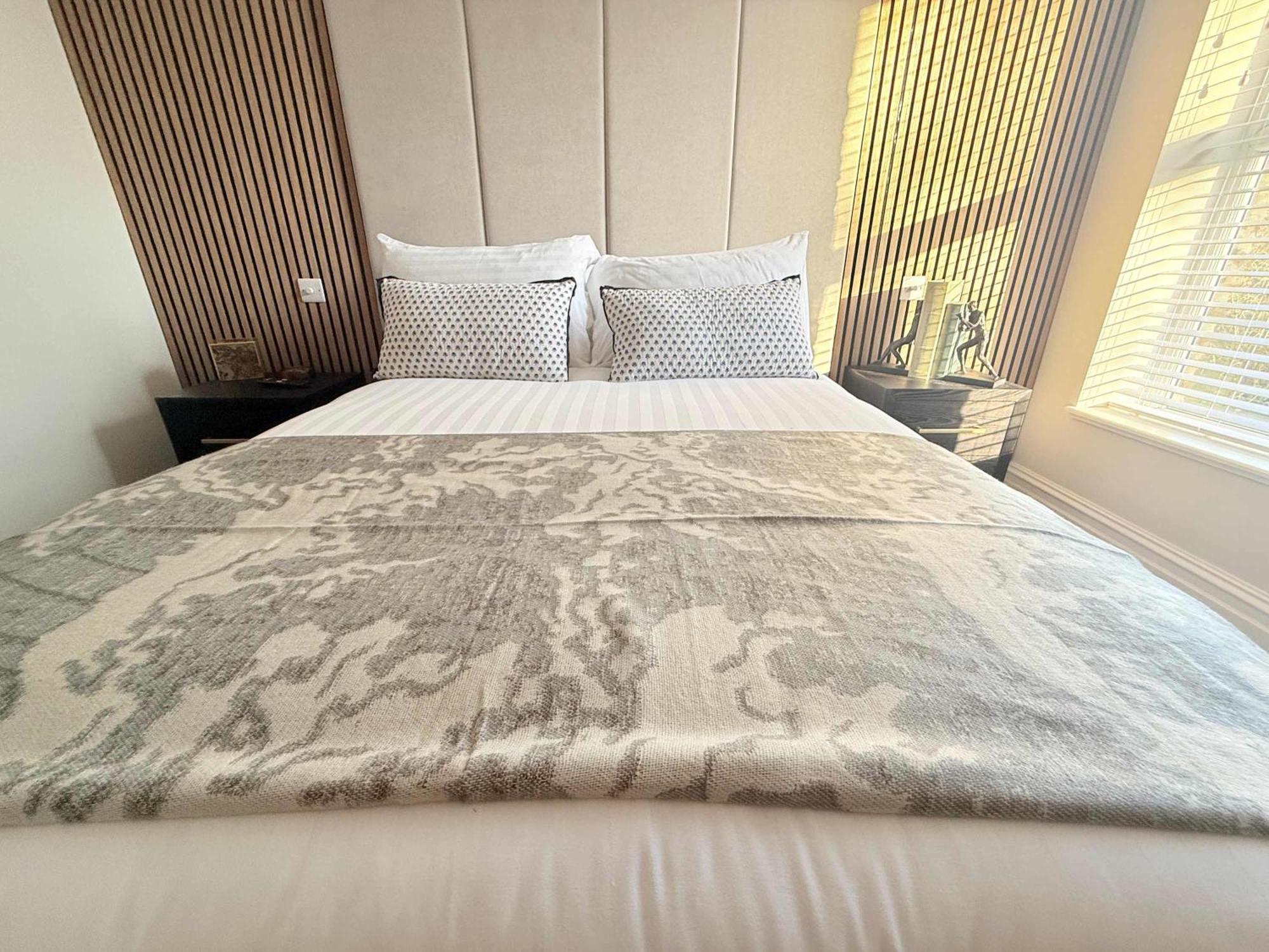 Sefton Parks One Bed In Sleeps 4 Apartment *