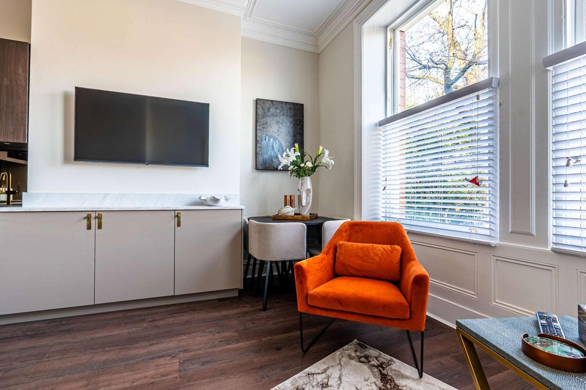 Apartment Sefton Parks One Bed In Sleeps 4 *
