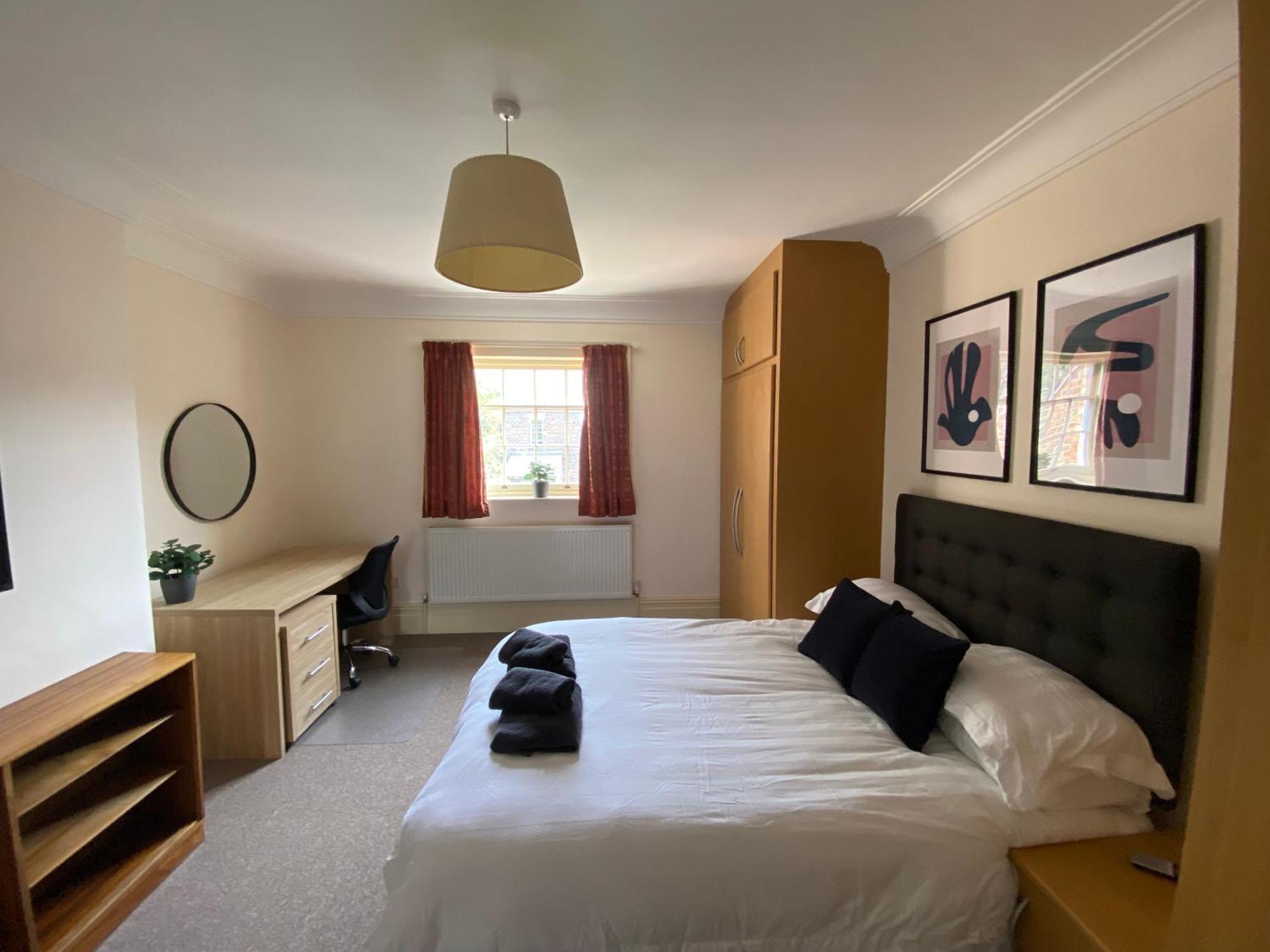 Spacious In Stunning Guest house Liverpool
