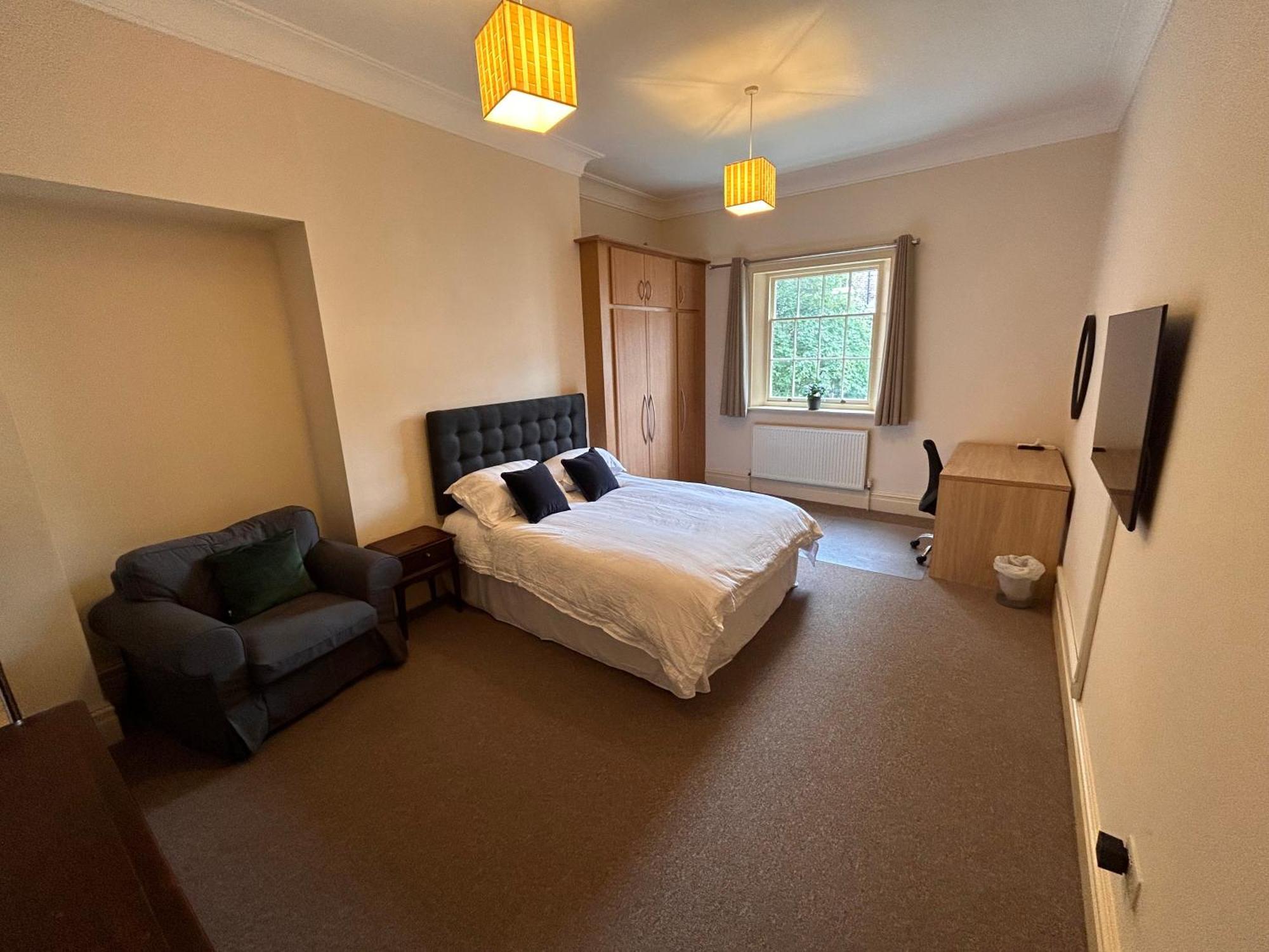 Spacious In Stunning Guest house Liverpool
