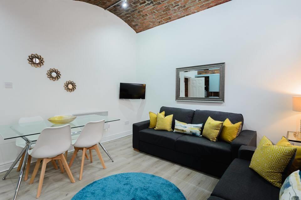The Old Bill, Apartment Liverpool