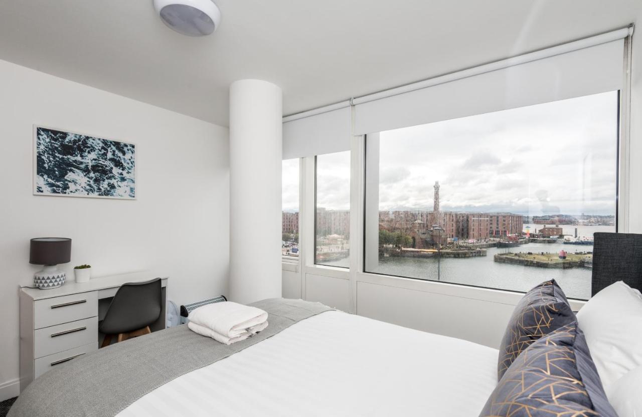 Scenic Dock View In Central Apartment *