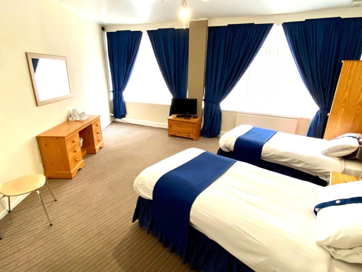 Stalbridge 3* Liverpool