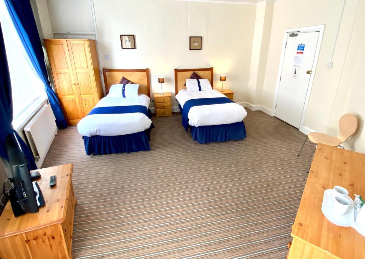 Stalbridge 3* Liverpool