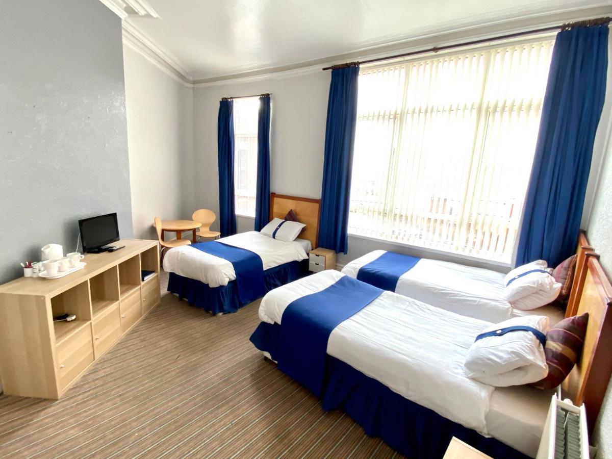 Stalbridge 3* Liverpool