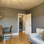 Alpheus Living: Newsham Apartment
