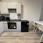 Mays Apartments - 458 Mill Street, Free Parking, 3 Minutes In Taxi To Baltic Market And City Centre - Apartments Sleep 1-4 Guests