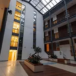 Air Host And Stay - Symphony Apartments