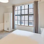 Host & Stay - Concert Square