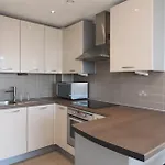 *City View* 1 Bedroom Central Apartment With Balcony