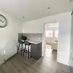 Lovely Stylish Apartment Near Penny Lane! Free Parking