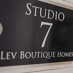 St Marys Studios-Free Street Parking