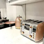 2 Bed Penthouse In Liverpool City Centre