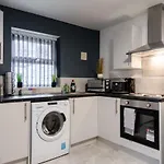 Immaculate 4 Bed In Liverpool By Hinkley Homes Short Lets & Serviced Accommodation