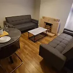Entire House Near City Centre With Parking Permit
