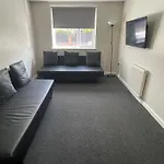 Hosted By Ryan - 2 Bedroom Apartment