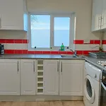 Bright, Comfortable Home, Convenient For City Centre