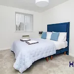 Host Liverpool - Riverside Retreat By Centre With Private Parking