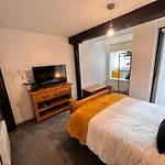 Stunning Liverpool City Center Apartment