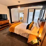 Stunning Liverpool City Center Apartment