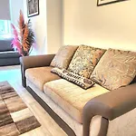 Hawkins Town House Near City Ctr And All Amenities