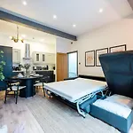 Host & Stay - Bands Warehouse Apt