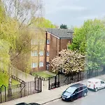 City Centre Flat, Free Parking, Period Property