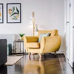 Host & Stay - Manhattan House 8