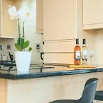 Baltic Dockside Apartment, Free Parking