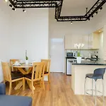 Baltic Dockside Apartment, Free Parking